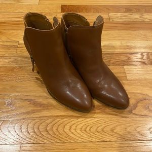NWOT Frye Judith Brown Leather Ankle Booties 9M